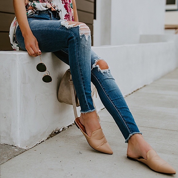 Distressed Denim Frayed Hem Ankle Skinny Jeans - Picture 6 of 9